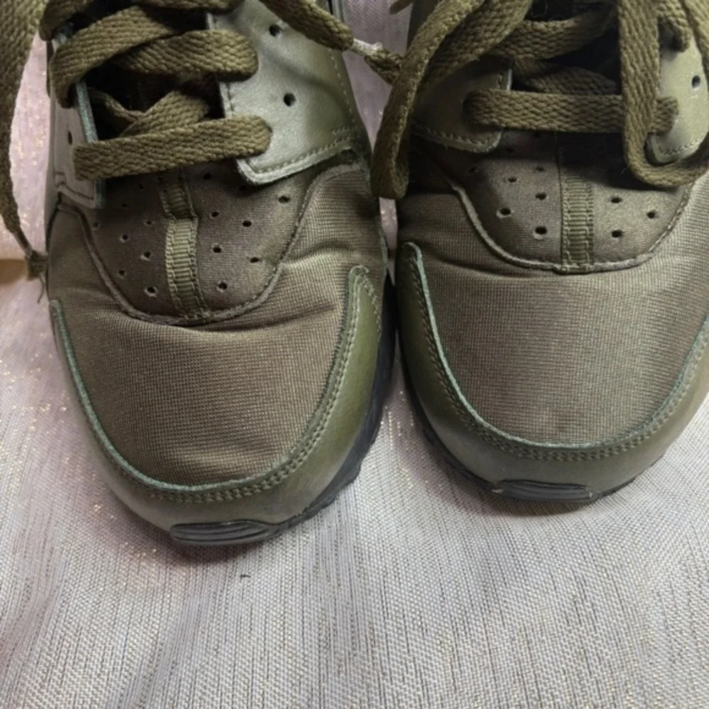 Nike Air Huarache Olive Green Running Lifestyle Sneakers Men US 10.5‎